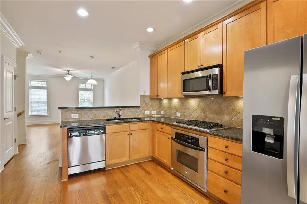 6467 Chariot Street Unit 31, Atlanta, Georgia 30328, 2 Bedrooms Bedrooms, ,2 BathroomsBathrooms,Residential,Sold,6467 Chariot Street Unit 31,7361097