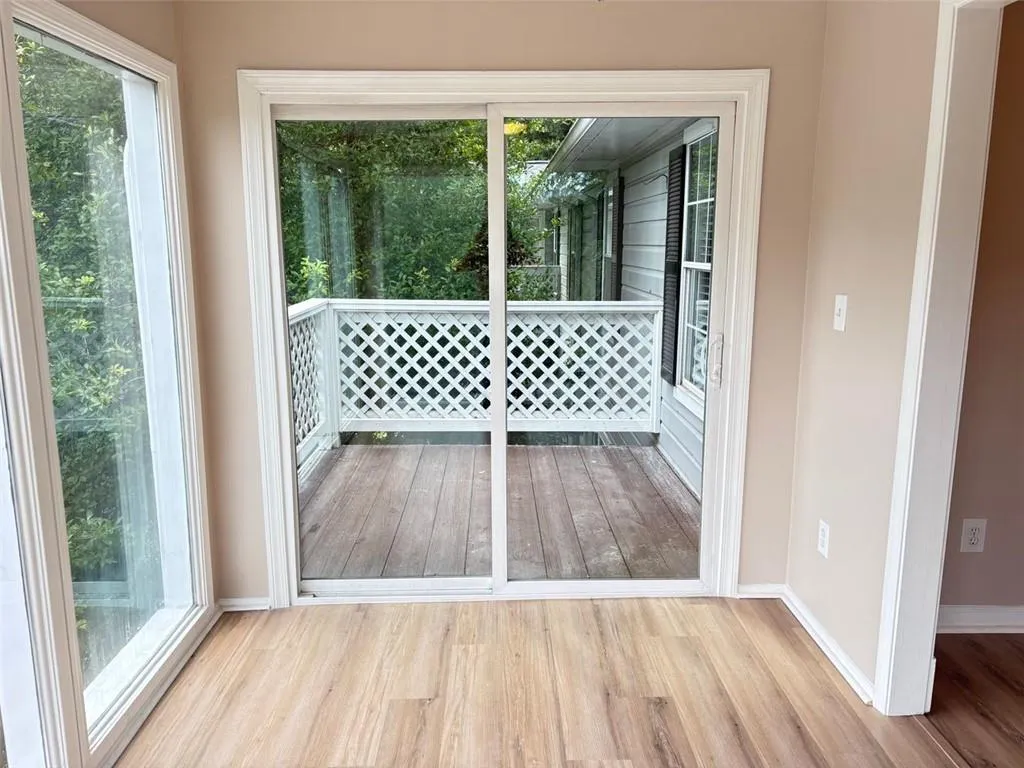 1304 Natchez Trace, Atlanta, Georgia 30350, 2 Bedrooms Bedrooms, ,1 BathroomBathrooms,Residential,For Sale,1304 Natchez Trace,7630427