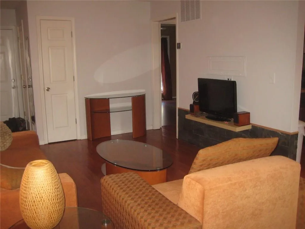 5375 Roswell Road Unit A3, Atlanta, Georgia 30342, 1 Bedroom Bedrooms, ,1 BathroomBathrooms,Residential,Sold,5375 Roswell Road Unit A3,5674245