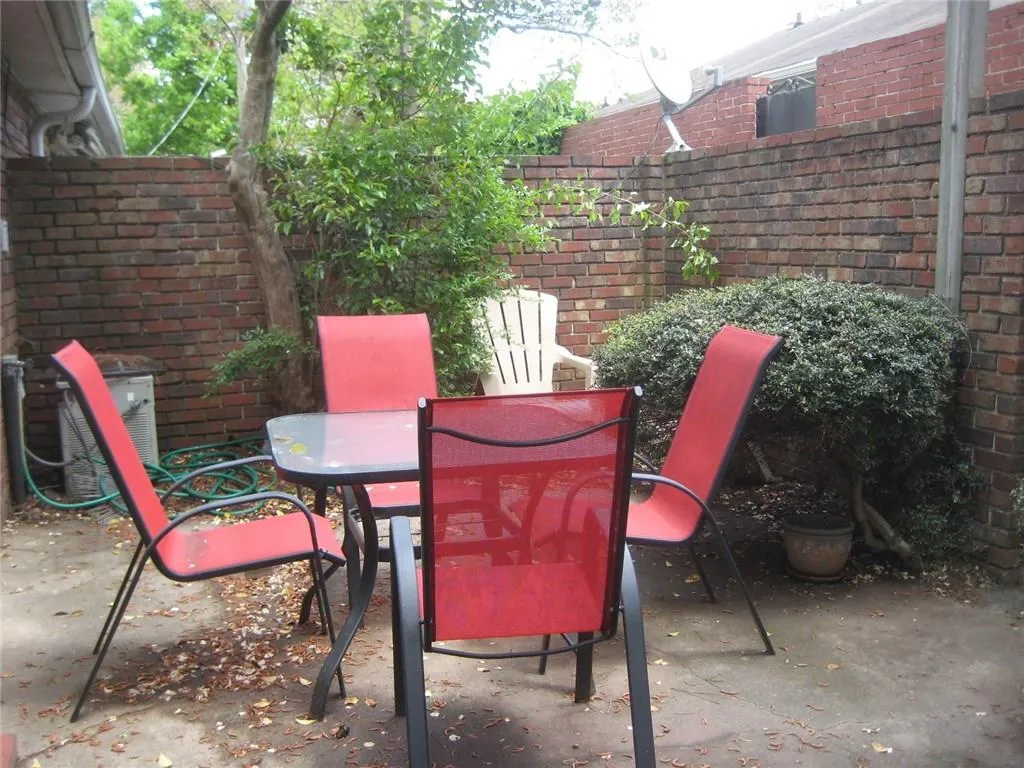 5375 Roswell Road Unit A3, Atlanta, Georgia 30342, 1 Bedroom Bedrooms, ,1 BathroomBathrooms,Residential,Sold,5375 Roswell Road Unit A3,5674245
