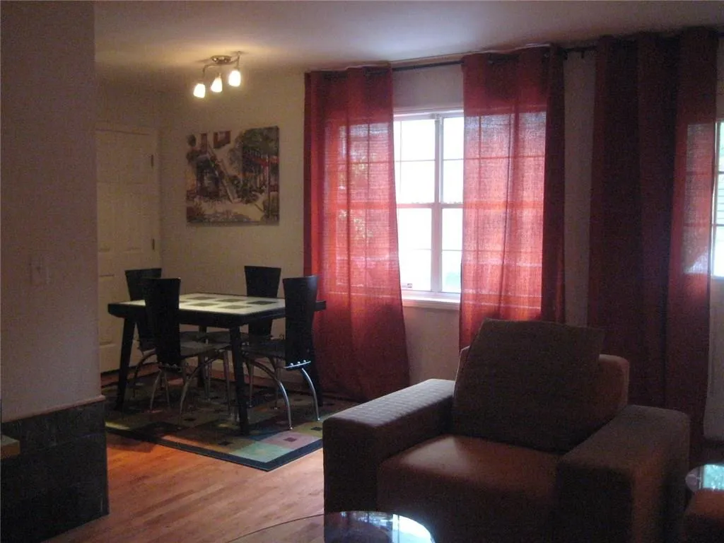 5375 Roswell Road Unit A3, Atlanta, Georgia 30342, 1 Bedroom Bedrooms, ,1 BathroomBathrooms,Residential,Sold,5375 Roswell Road Unit A3,5674245