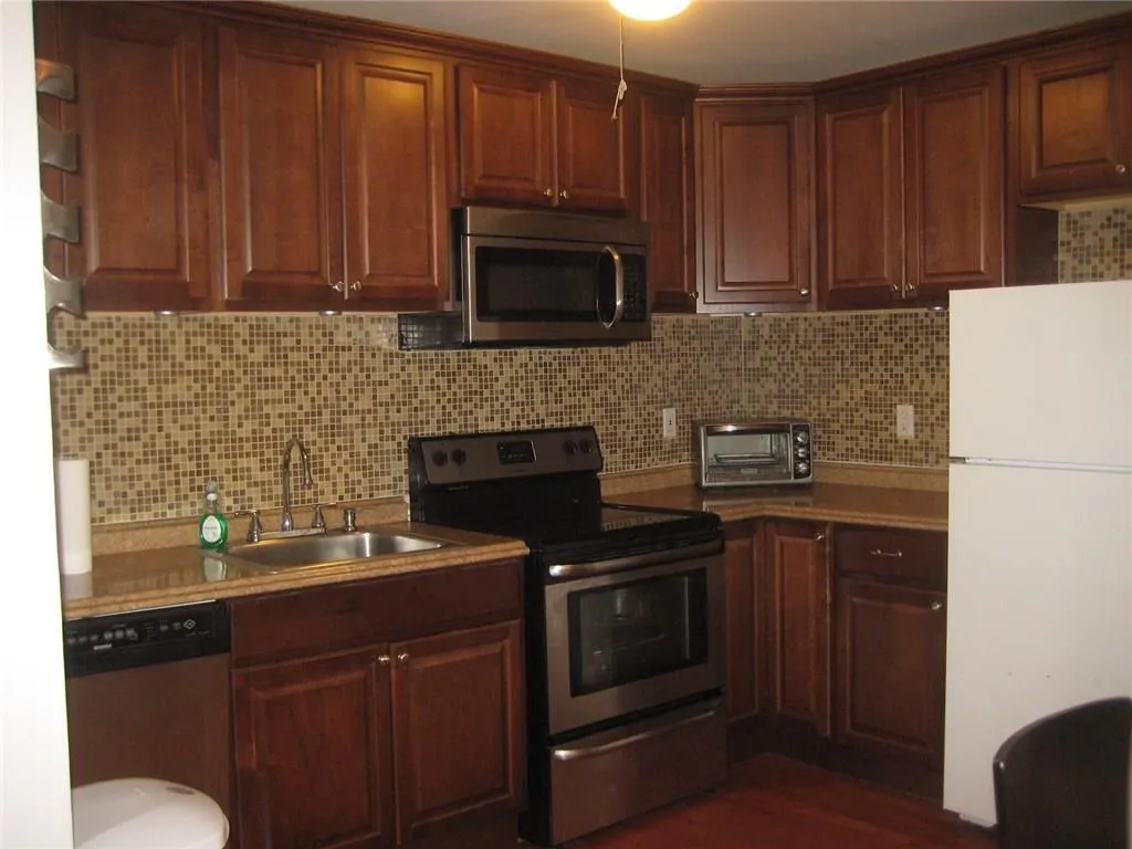 5375 Roswell Road Unit A3, Atlanta, Georgia 30342, 1 Bedroom Bedrooms, ,1 BathroomBathrooms,Residential,Sold,5375 Roswell Road Unit A3,5674245
