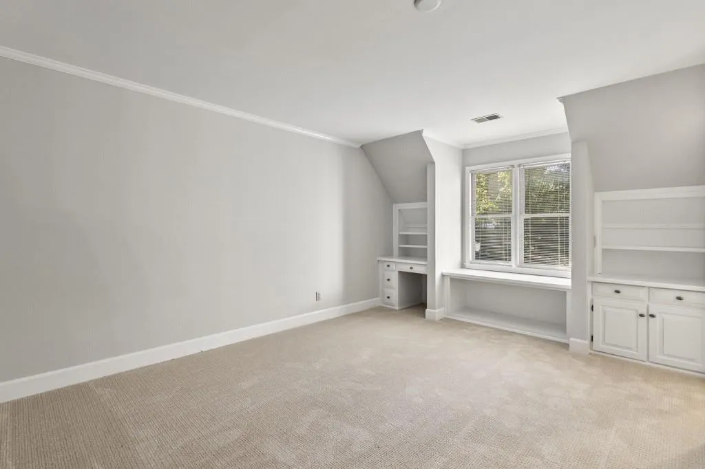 200 Marsh Glen Point, Sandy Springs, Georgia 30328, 5 Bedrooms Bedrooms, ,4 BathroomsBathrooms,Residential,Sold,200 Marsh Glen Point,6951735