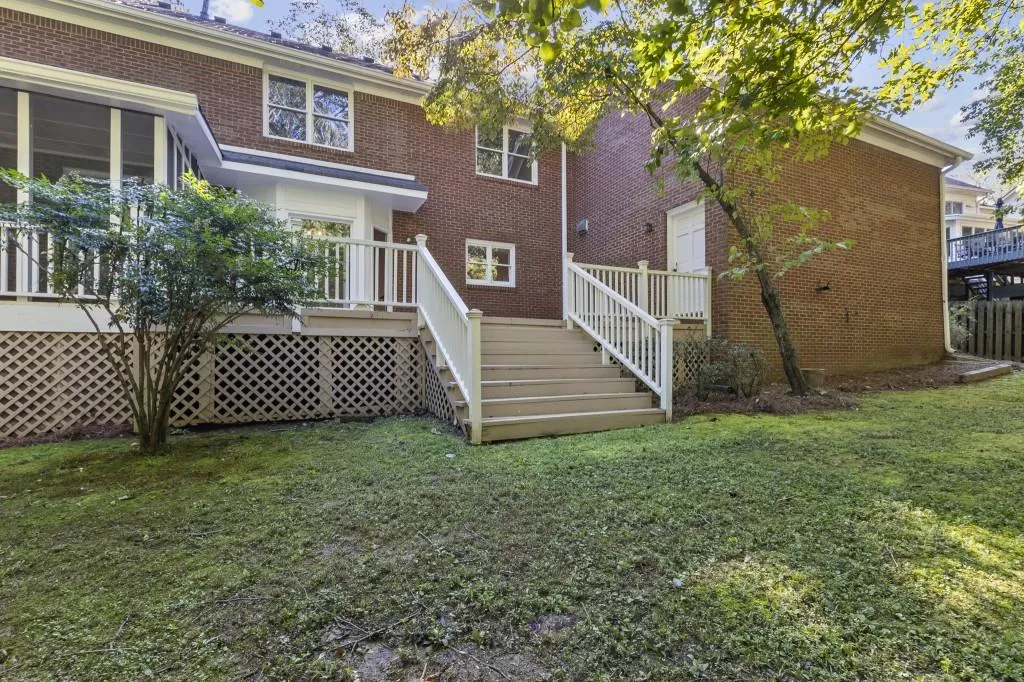 200 Marsh Glen Point, Sandy Springs, Georgia 30328, 5 Bedrooms Bedrooms, ,4 BathroomsBathrooms,Residential,Sold,200 Marsh Glen Point,6951735