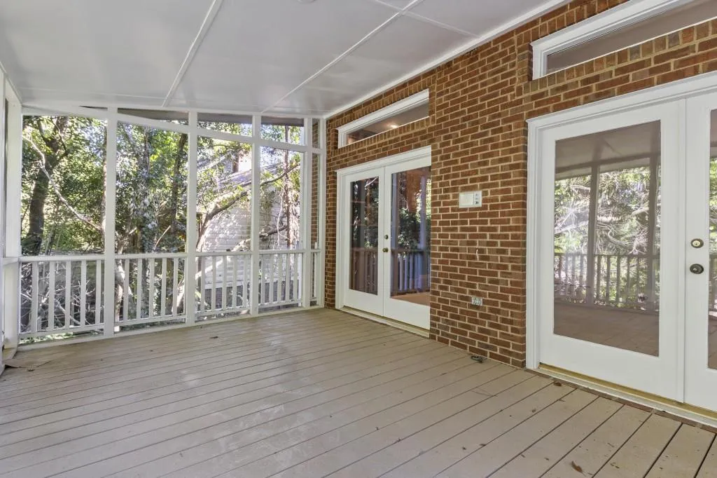 200 Marsh Glen Point, Sandy Springs, Georgia 30328, 5 Bedrooms Bedrooms, ,4 BathroomsBathrooms,Residential,Sold,200 Marsh Glen Point,6951735