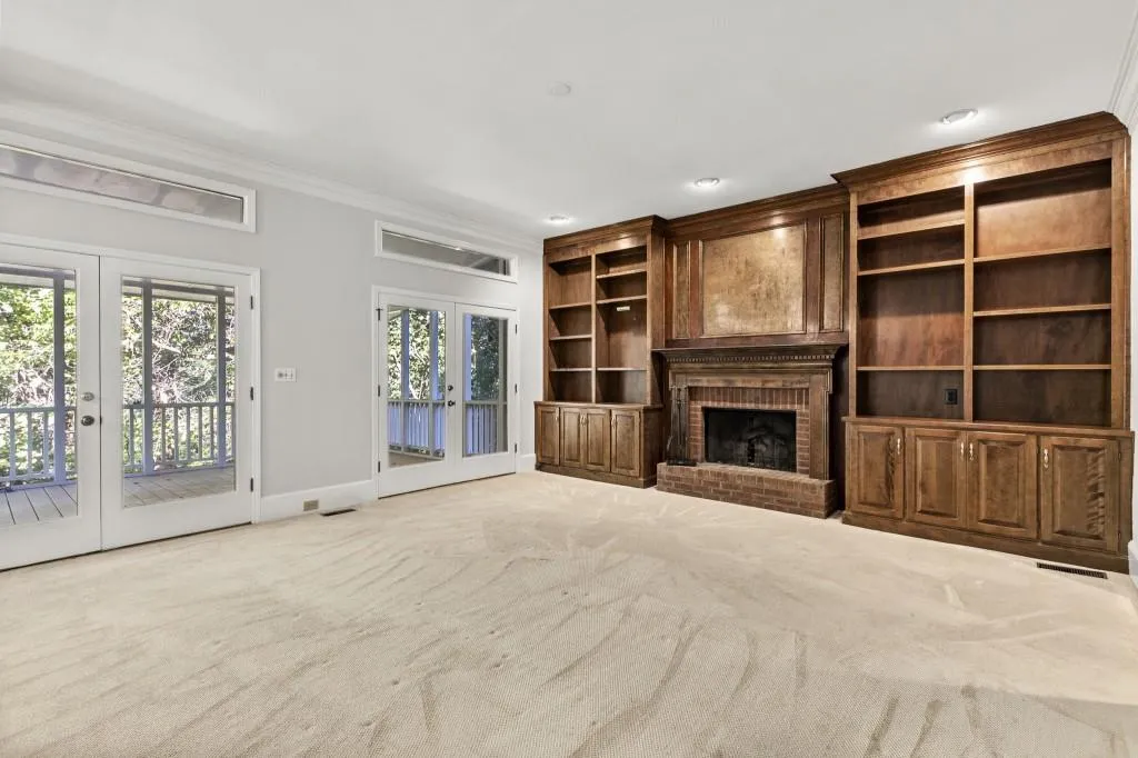 200 Marsh Glen Point, Sandy Springs, Georgia 30328, 5 Bedrooms Bedrooms, ,4 BathroomsBathrooms,Residential,Sold,200 Marsh Glen Point,6951735