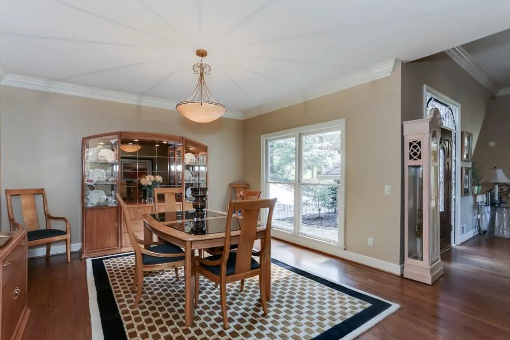 185 Grogans Landing, Sandy Springs, Georgia 30350, 6 Bedrooms Bedrooms, ,4 BathroomsBathrooms,Residential,Sold,185 Grogans Landing,6088493