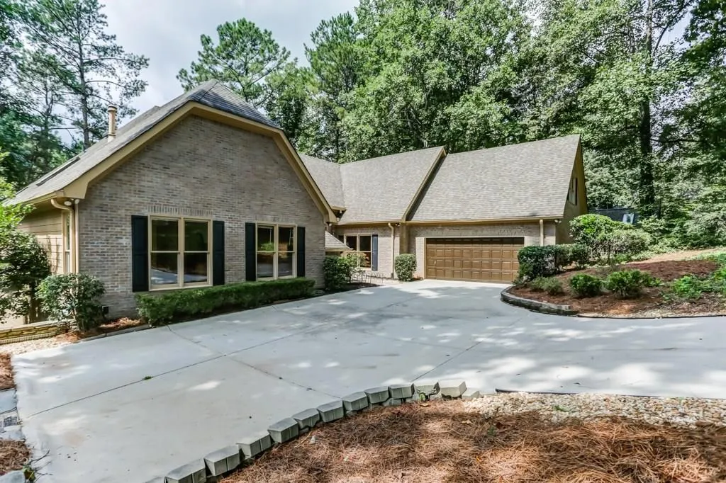 185 Grogans Landing, Sandy Springs, Georgia 30350, 6 Bedrooms Bedrooms, ,4 BathroomsBathrooms,Residential,Sold,185 Grogans Landing,6088493