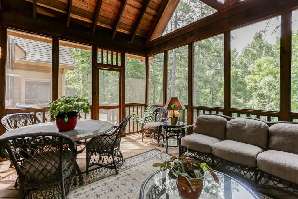 185 Grogans Landing, Sandy Springs, Georgia 30350, 6 Bedrooms Bedrooms, ,4 BathroomsBathrooms,Residential,Sold,185 Grogans Landing,6088493