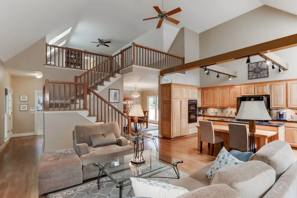 185 Grogans Landing, Sandy Springs, Georgia 30350, 6 Bedrooms Bedrooms, ,4 BathroomsBathrooms,Residential,Sold,185 Grogans Landing,6088493