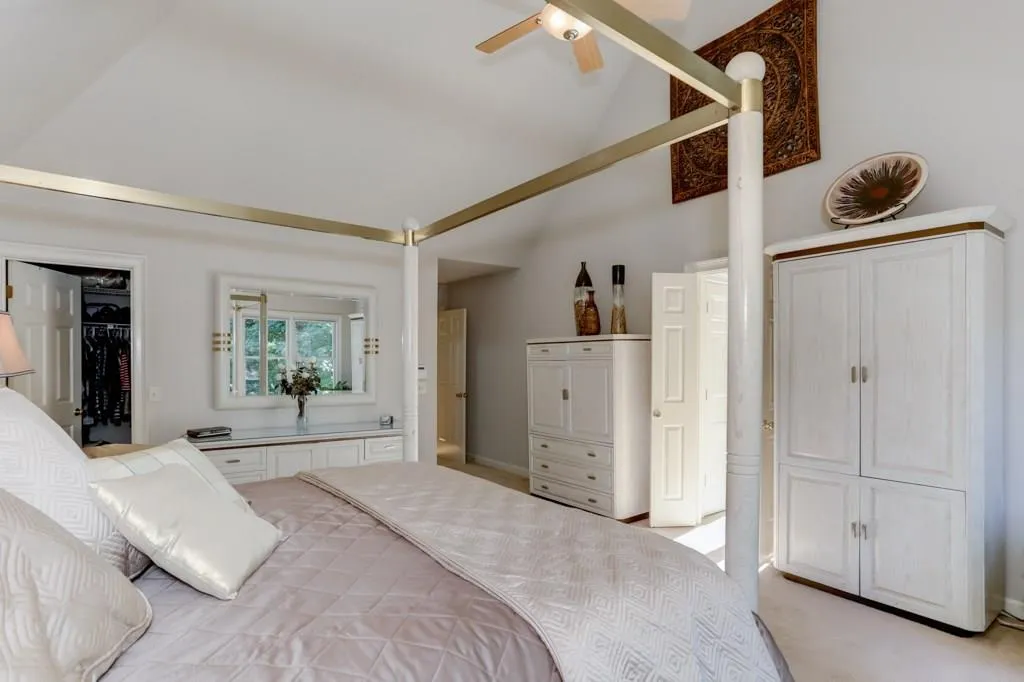 185 Grogans Landing, Sandy Springs, Georgia 30350, 6 Bedrooms Bedrooms, ,4 BathroomsBathrooms,Residential,Sold,185 Grogans Landing,6088493