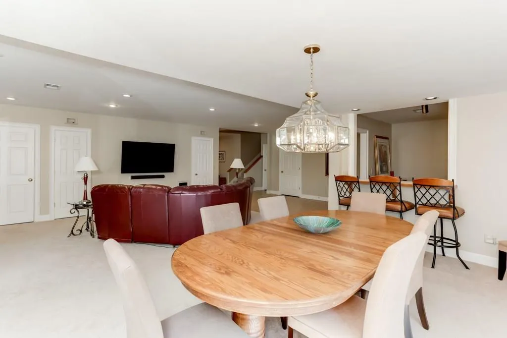 185 Grogans Landing, Sandy Springs, Georgia 30350, 6 Bedrooms Bedrooms, ,4 BathroomsBathrooms,Residential,Sold,185 Grogans Landing,6088493