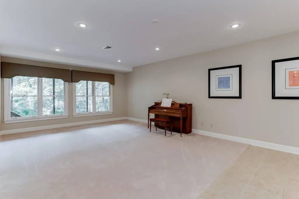 185 Grogans Landing, Sandy Springs, Georgia 30350, 6 Bedrooms Bedrooms, ,4 BathroomsBathrooms,Residential,Sold,185 Grogans Landing,6088493