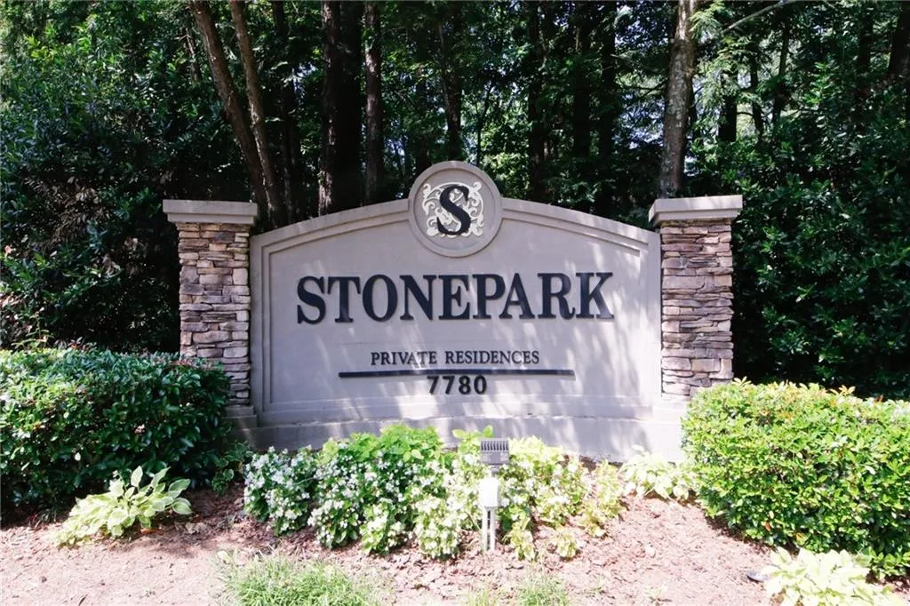 1001 Wingate Way, Sandy Springs, Georgia 30350, 2 Bedrooms Bedrooms, ,2 BathroomsBathrooms,Residential,Sold,1001 Wingate Way,7246239