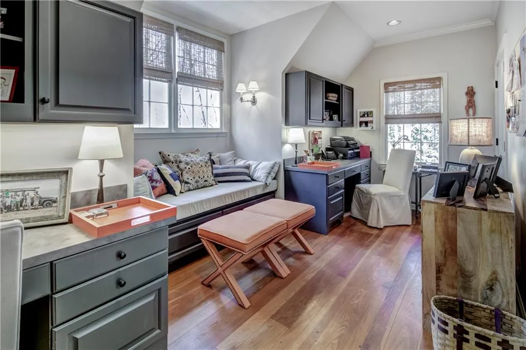 5205 Riverview Road, Atlanta, Georgia 30327, 5 Bedrooms Bedrooms, ,4 BathroomsBathrooms,Residential,Sold,5205 Riverview Road,6529031