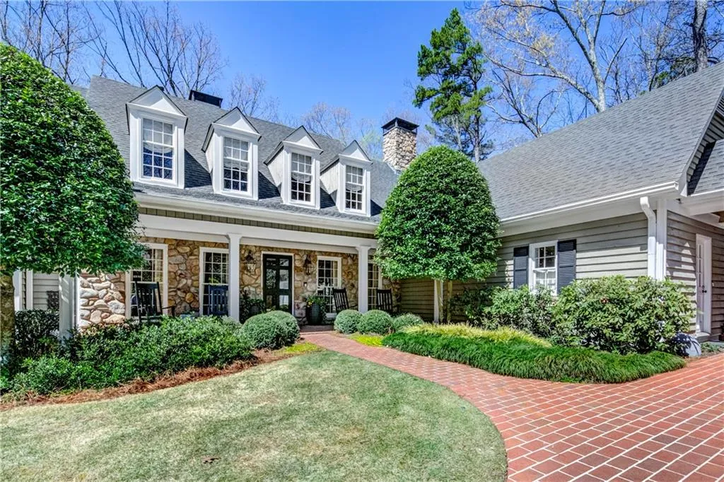 5205 Riverview Road, Atlanta, Georgia 30327, 5 Bedrooms Bedrooms, ,4 BathroomsBathrooms,Residential,Sold,5205 Riverview Road,6529031