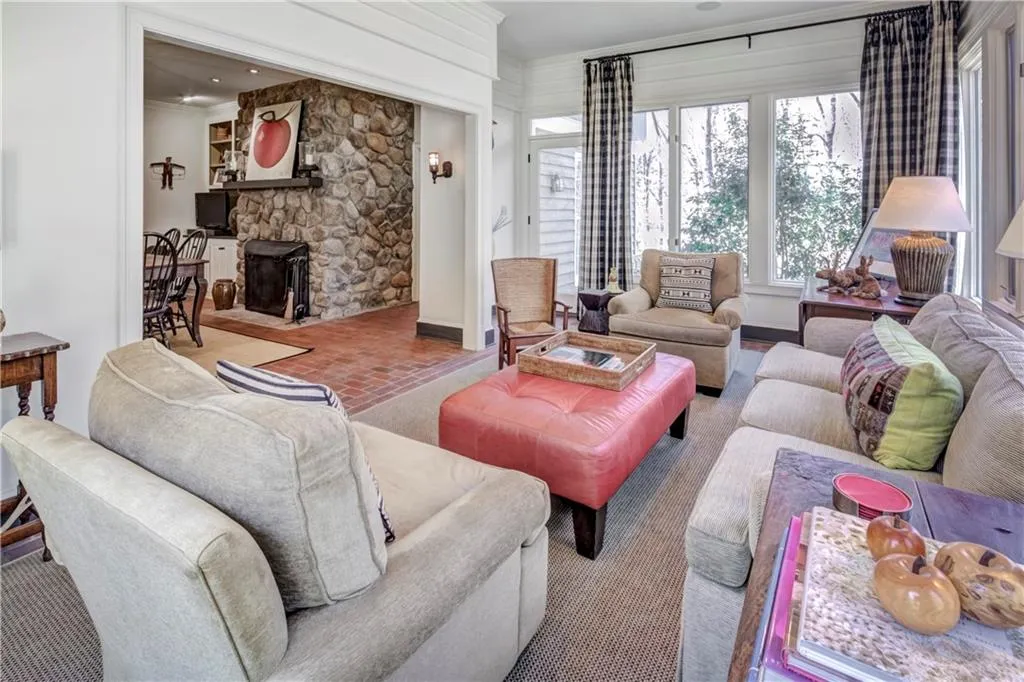 5205 Riverview Road, Atlanta, Georgia 30327, 5 Bedrooms Bedrooms, ,4 BathroomsBathrooms,Residential,Sold,5205 Riverview Road,6529031