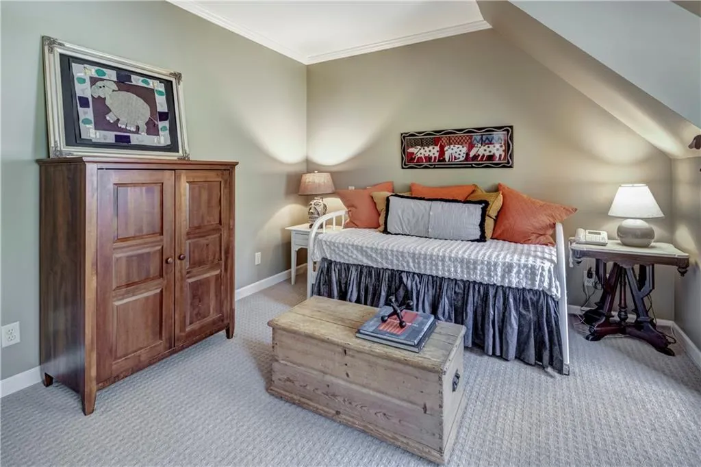 5205 Riverview Road, Atlanta, Georgia 30327, 5 Bedrooms Bedrooms, ,4 BathroomsBathrooms,Residential,Sold,5205 Riverview Road,6529031