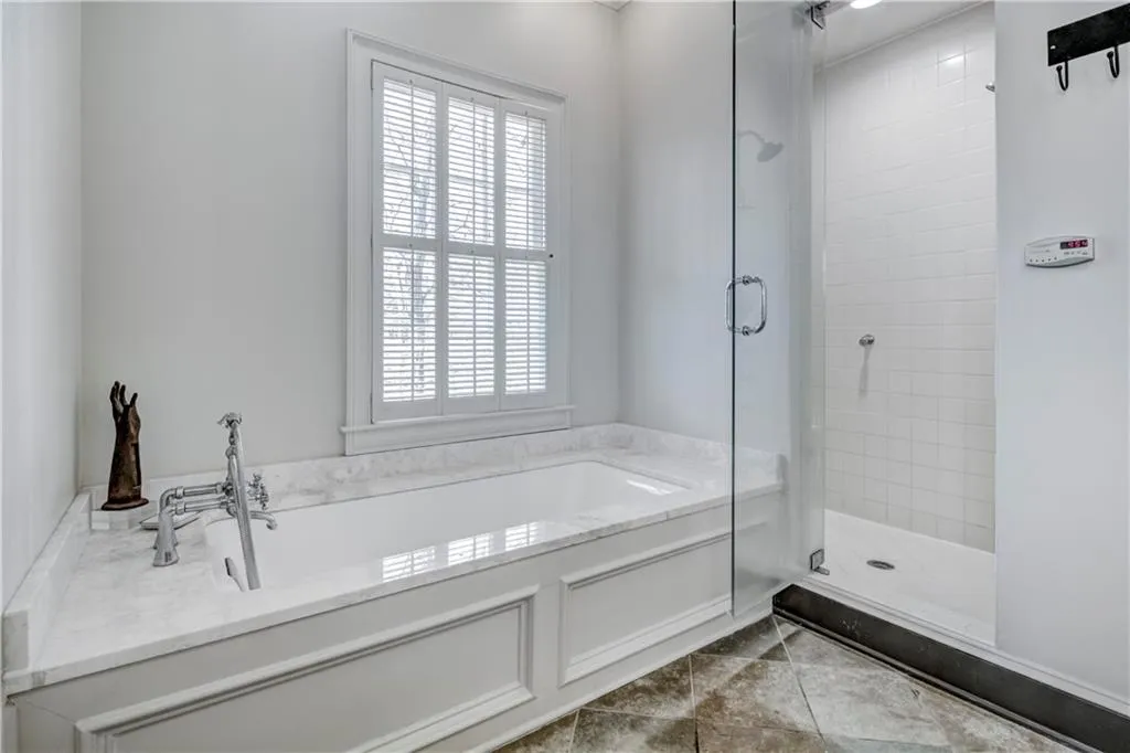 5205 Riverview Road, Atlanta, Georgia 30327, 5 Bedrooms Bedrooms, ,4 BathroomsBathrooms,Residential,Sold,5205 Riverview Road,6529031