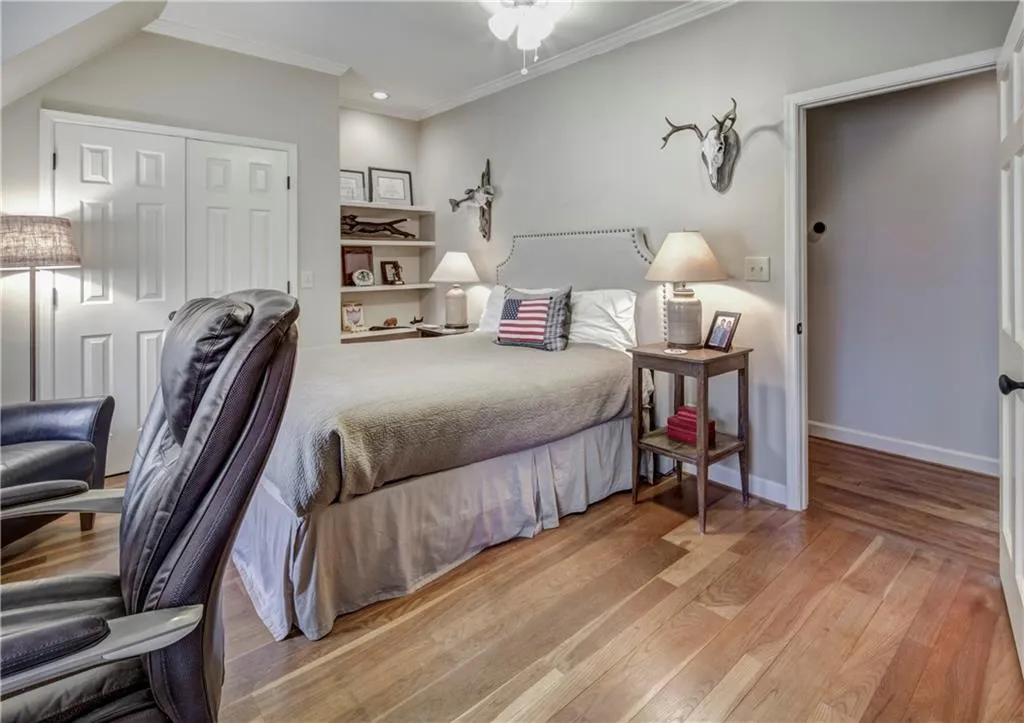 5205 Riverview Road, Atlanta, Georgia 30327, 5 Bedrooms Bedrooms, ,4 BathroomsBathrooms,Residential,Sold,5205 Riverview Road,6529031