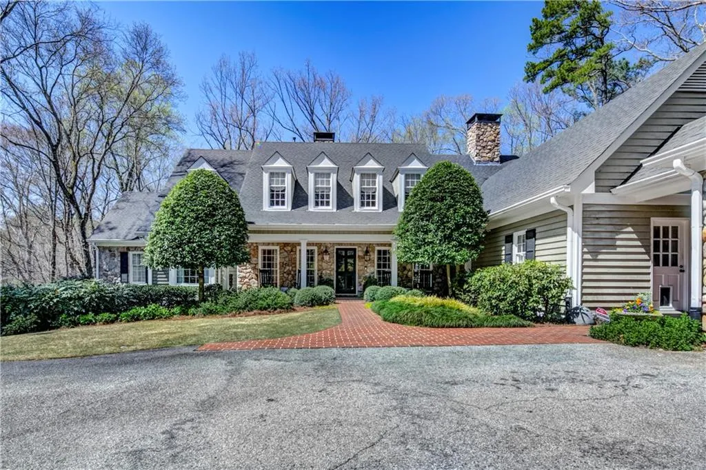 5205 Riverview Road, Atlanta, Georgia 30327, 5 Bedrooms Bedrooms, ,4 BathroomsBathrooms,Residential,Sold,5205 Riverview Road,6529031