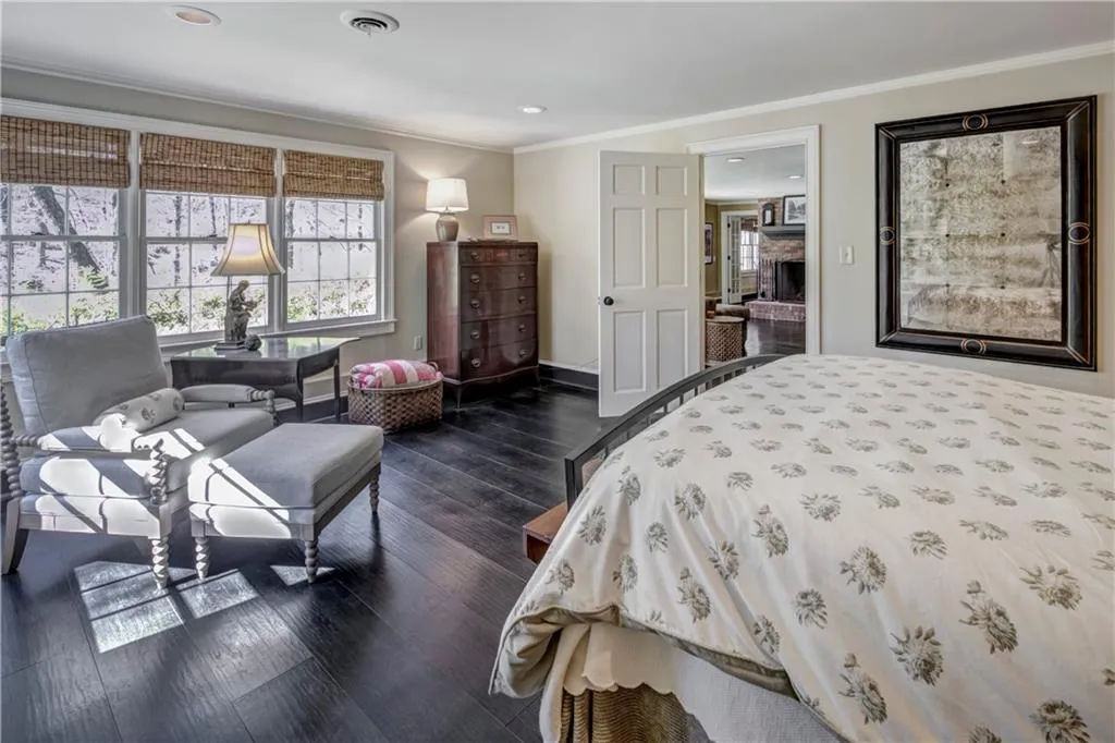 5205 Riverview Road, Atlanta, Georgia 30327, 5 Bedrooms Bedrooms, ,4 BathroomsBathrooms,Residential,Sold,5205 Riverview Road,6529031