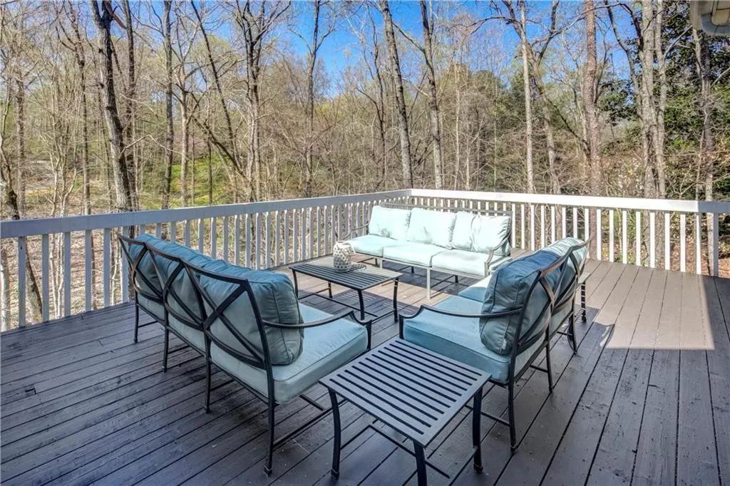 5205 Riverview Road, Atlanta, Georgia 30327, 5 Bedrooms Bedrooms, ,4 BathroomsBathrooms,Residential,Sold,5205 Riverview Road,6529031