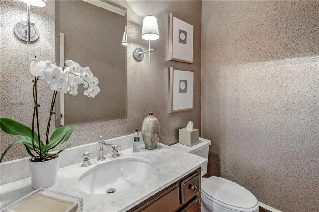 5205 Riverview Road, Atlanta, Georgia 30327, 5 Bedrooms Bedrooms, ,4 BathroomsBathrooms,Residential,Sold,5205 Riverview Road,6529031