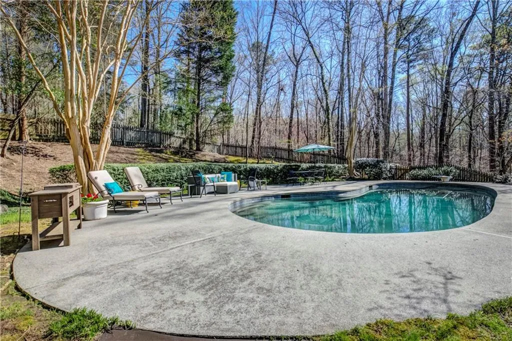 5205 Riverview Road, Atlanta, Georgia 30327, 5 Bedrooms Bedrooms, ,4 BathroomsBathrooms,Residential,Sold,5205 Riverview Road,6529031