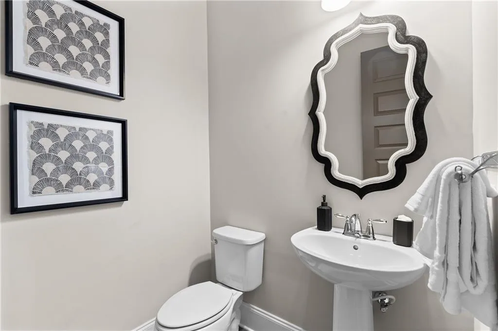 6763 Encore Boulevard, Atlanta, Georgia 30328, 4 Bedrooms Bedrooms, ,4 BathroomsBathrooms,Residential,Sold,6763 Encore Boulevard,7577109