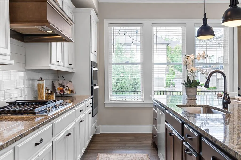 6763 Encore Boulevard, Atlanta, Georgia 30328, 4 Bedrooms Bedrooms, ,4 BathroomsBathrooms,Residential,Sold,6763 Encore Boulevard,7577109