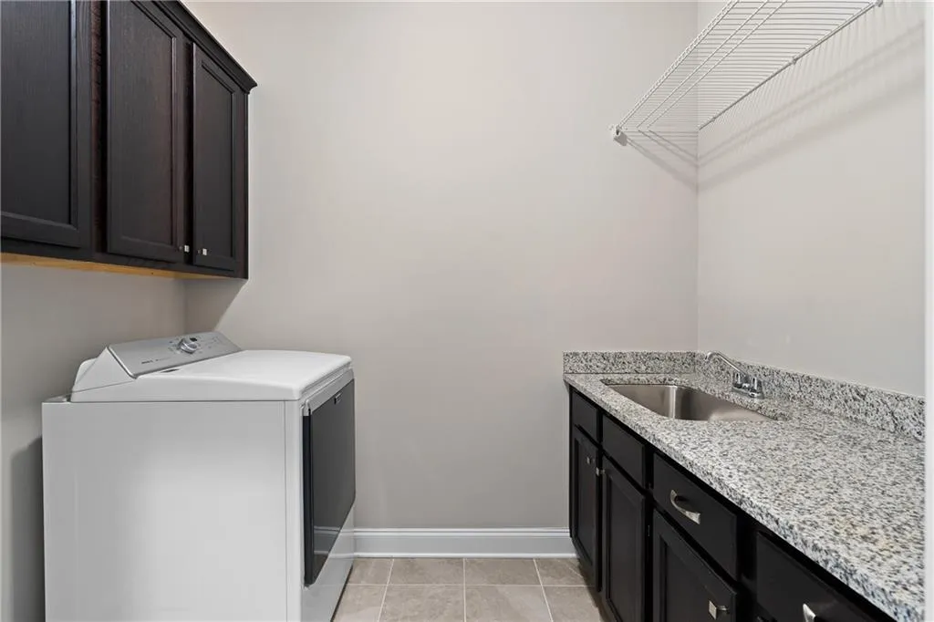 6763 Encore Boulevard, Atlanta, Georgia 30328, 4 Bedrooms Bedrooms, ,4 BathroomsBathrooms,Residential,Sold,6763 Encore Boulevard,7577109