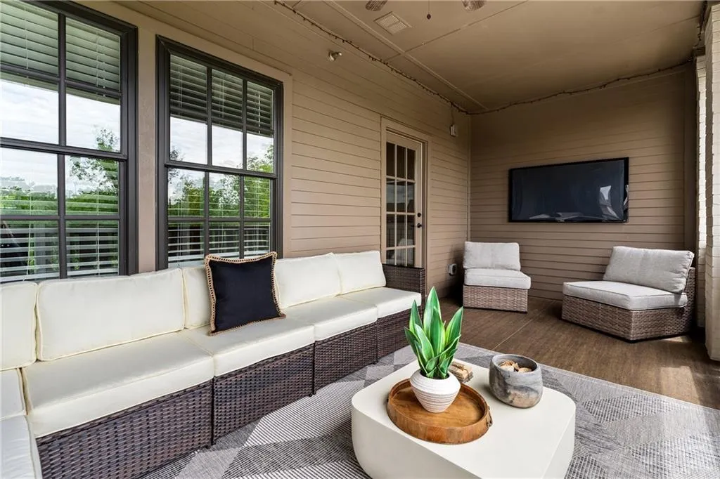 6763 Encore Boulevard, Atlanta, Georgia 30328, 4 Bedrooms Bedrooms, ,4 BathroomsBathrooms,Residential,Sold,6763 Encore Boulevard,7577109