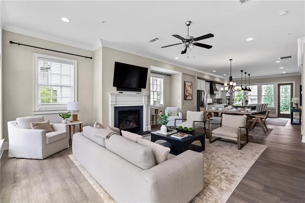 6763 Encore Boulevard, Atlanta, Georgia 30328, 4 Bedrooms Bedrooms, ,4 BathroomsBathrooms,Residential,Sold,6763 Encore Boulevard,7577109