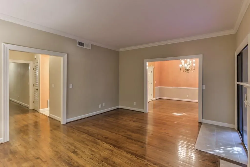 3873 Roswell Road Ne Unit 20, Atlanta, Georgia 30342, 3 Bedrooms Bedrooms, ,2 BathroomsBathrooms,Residential,Sold,3873 Roswell Road Ne Unit 20,5923411