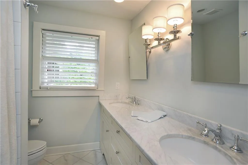 460 Montevallo Drive, Sandy Springs, Georgia 30342, 5 Bedrooms Bedrooms, ,3 BathroomsBathrooms,Residential,Sold,460 Montevallo Drive,5860385