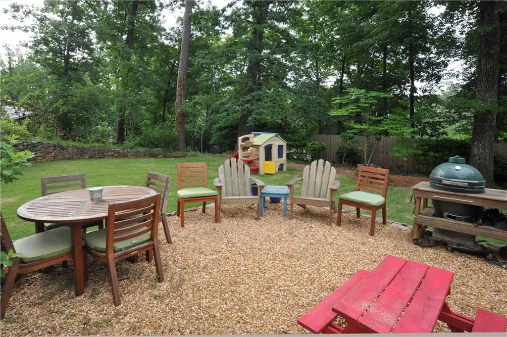 460 Montevallo Drive, Sandy Springs, Georgia 30342, 5 Bedrooms Bedrooms, ,3 BathroomsBathrooms,Residential,Sold,460 Montevallo Drive,5860385