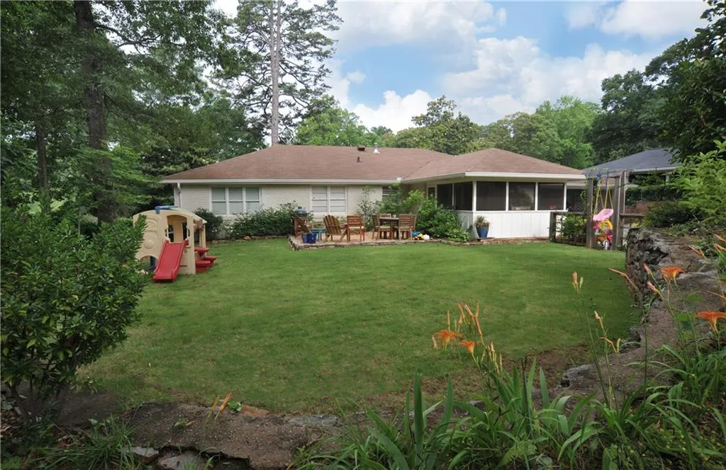 460 Montevallo Drive, Sandy Springs, Georgia 30342, 5 Bedrooms Bedrooms, ,3 BathroomsBathrooms,Residential,Sold,460 Montevallo Drive,5860385