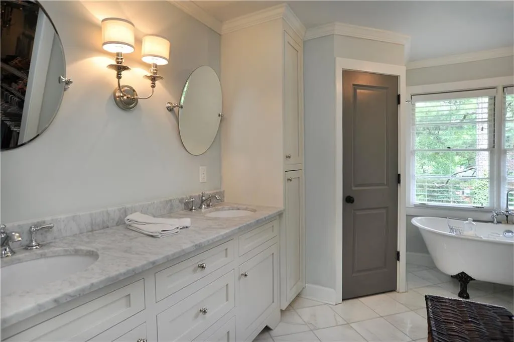 460 Montevallo Drive, Sandy Springs, Georgia 30342, 5 Bedrooms Bedrooms, ,3 BathroomsBathrooms,Residential,Sold,460 Montevallo Drive,5860385