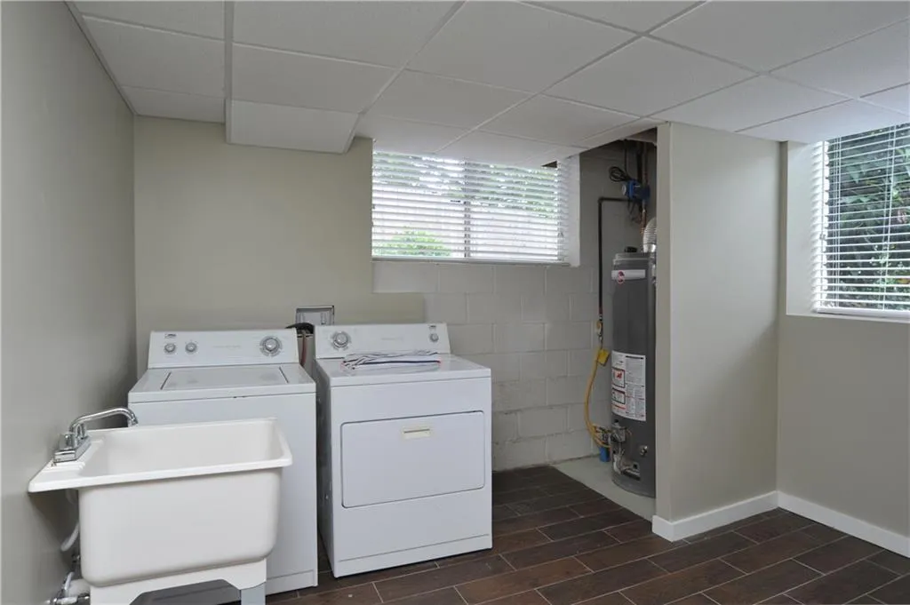 460 Montevallo Drive, Sandy Springs, Georgia 30342, 5 Bedrooms Bedrooms, ,3 BathroomsBathrooms,Residential,Sold,460 Montevallo Drive,5860385