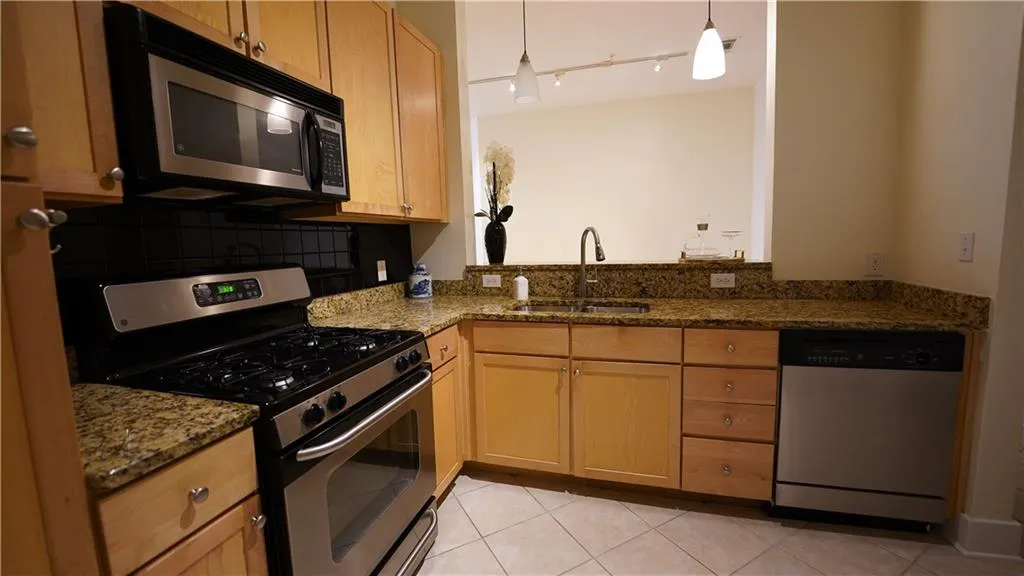 799 Hammond Drive Unit 119, Sandy Springs, Georgia 30328, 2 Bedrooms Bedrooms, ,2 BathroomsBathrooms,Residential,Sold,799 Hammond Drive Unit 119,7038761