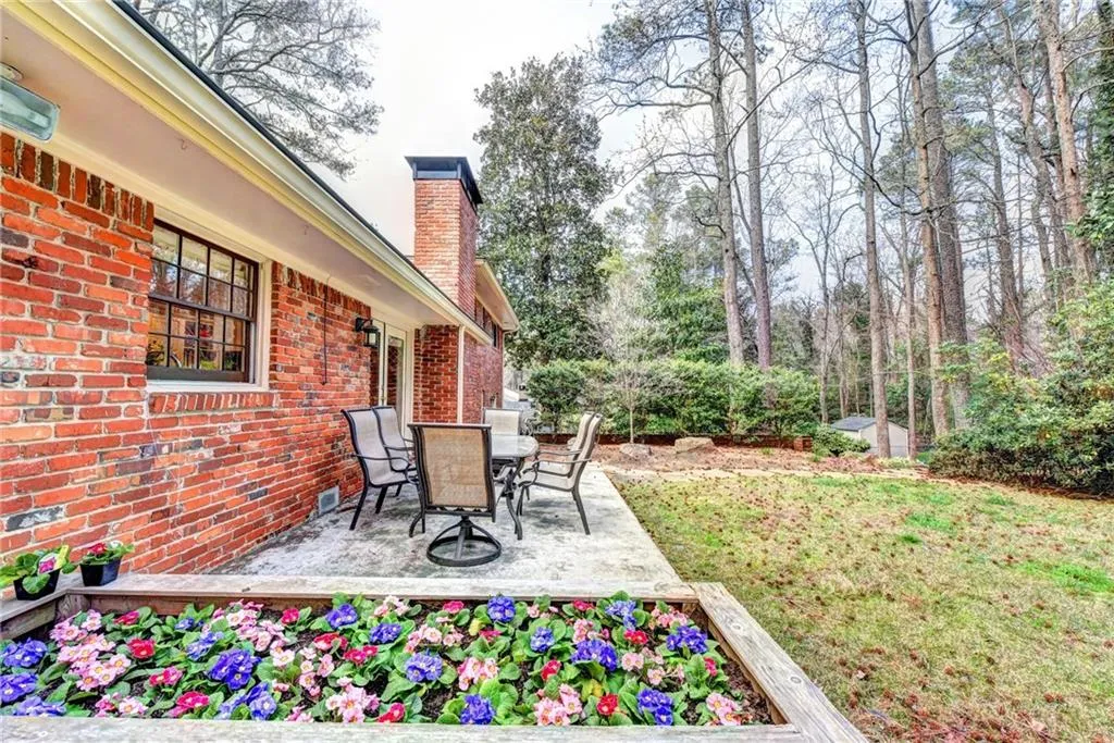 7275 Duncourtney Drive, Atlanta, Georgia 30328, 4 Bedrooms Bedrooms, ,3 BathroomsBathrooms,Residential,Sold,7275 Duncourtney Drive,5816099