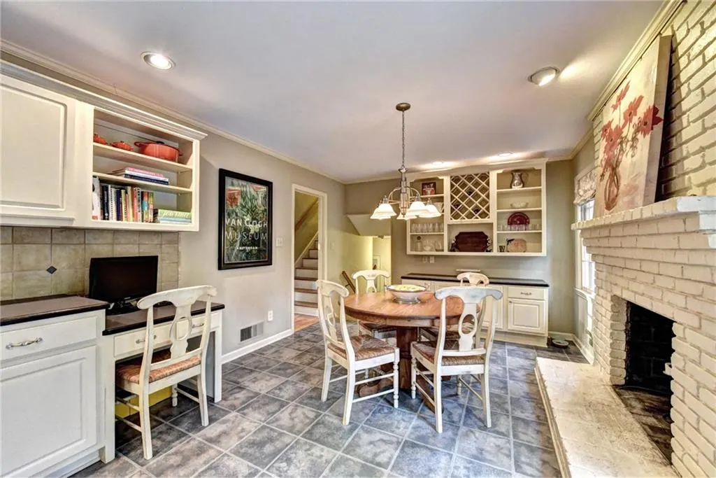 7275 Duncourtney Drive, Atlanta, Georgia 30328, 4 Bedrooms Bedrooms, ,3 BathroomsBathrooms,Residential,Sold,7275 Duncourtney Drive,5816099