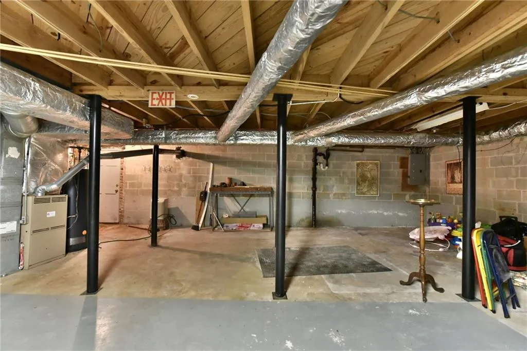 7275 Duncourtney Drive, Atlanta, Georgia 30328, 4 Bedrooms Bedrooms, ,3 BathroomsBathrooms,Residential,Sold,7275 Duncourtney Drive,5816099