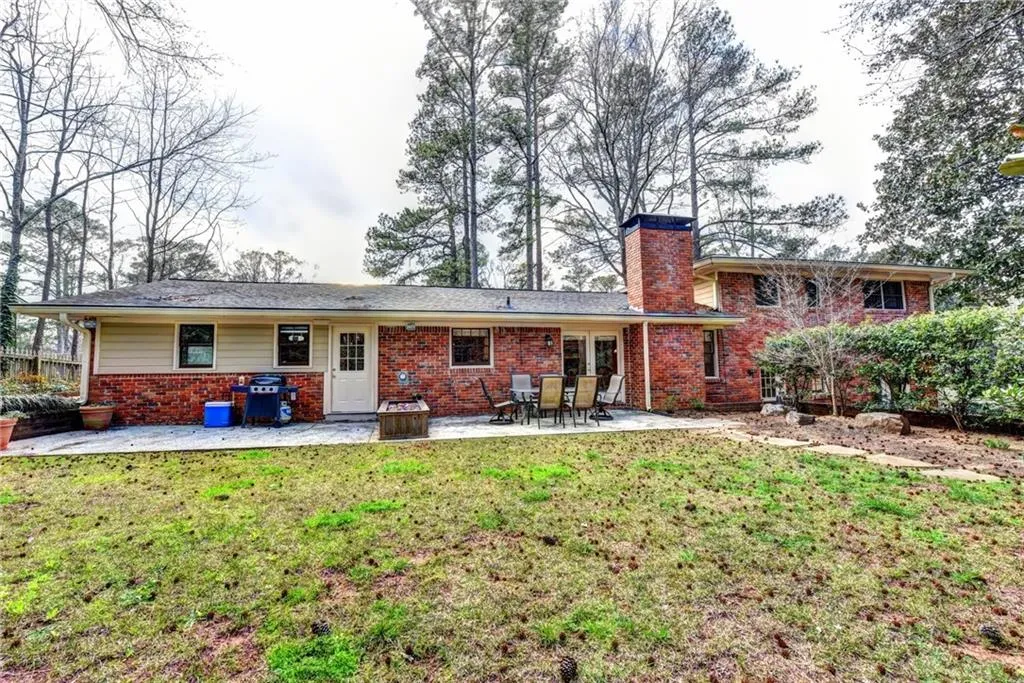 7275 Duncourtney Drive, Atlanta, Georgia 30328, 4 Bedrooms Bedrooms, ,3 BathroomsBathrooms,Residential,Sold,7275 Duncourtney Drive,5816099