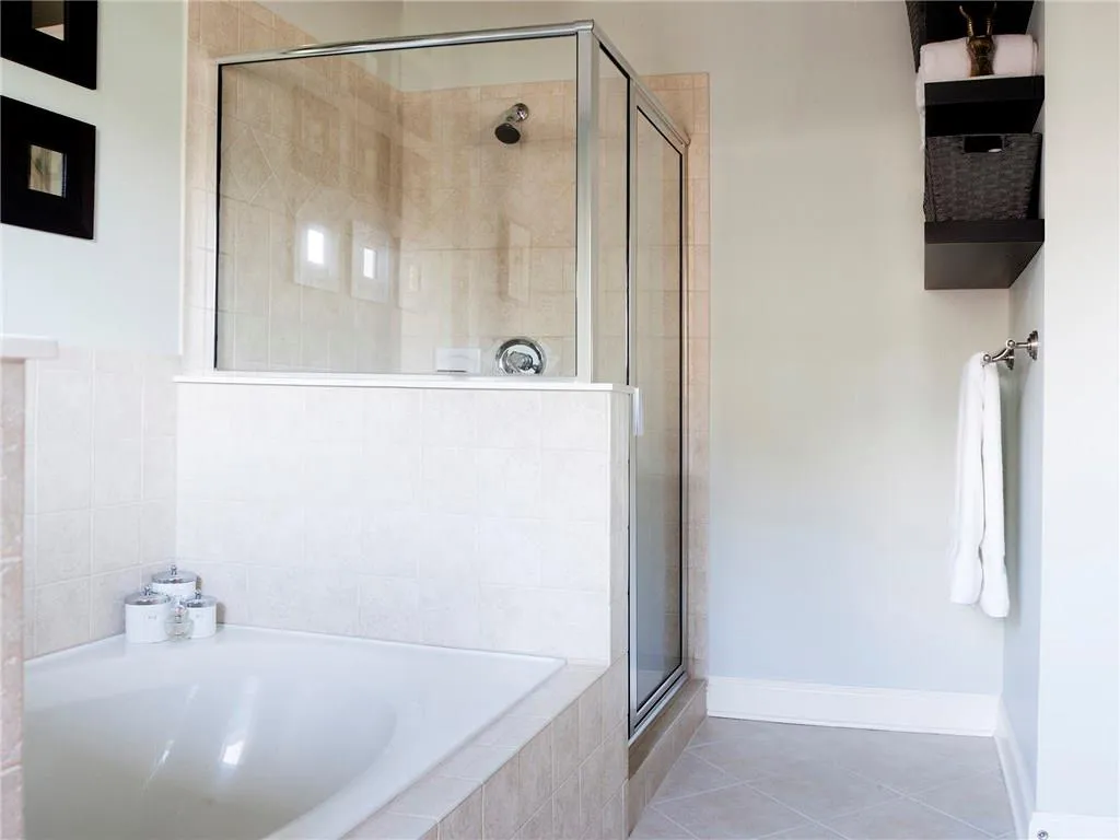 224 Le Gran View Ne Unit 224, Sandy Springs, Georgia 30328, 3 Bedrooms Bedrooms, ,2 BathroomsBathrooms,Residential,Sold,224 Le Gran View Ne Unit 224,5602788