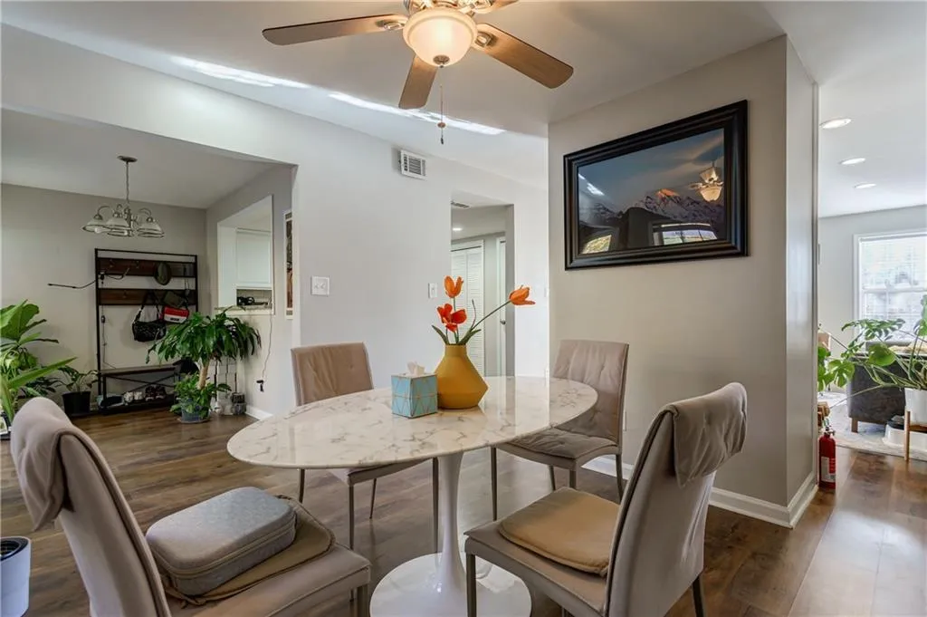7750 Roswell Road Unit 9e, Sandy Springs, Georgia 30350, 3 Bedrooms Bedrooms, ,2 BathroomsBathrooms,Residential,Sold,7750 Roswell Road Unit 9e,6972576