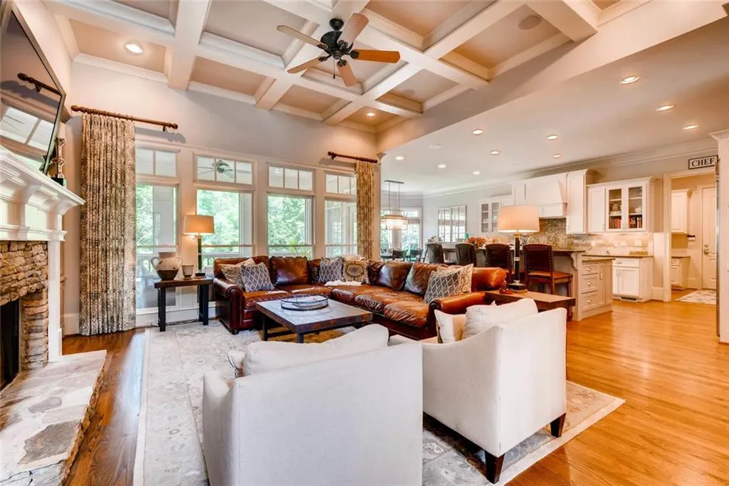 160 Trimble Crest Drive, Atlanta, Georgia 30342, 6 Bedrooms Bedrooms, ,5 BathroomsBathrooms,Residential,Sold,160 Trimble Crest Drive,5951771