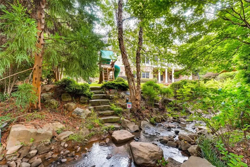 160 Trimble Crest Drive, Atlanta, Georgia 30342, 6 Bedrooms Bedrooms, ,5 BathroomsBathrooms,Residential,Sold,160 Trimble Crest Drive,5951771