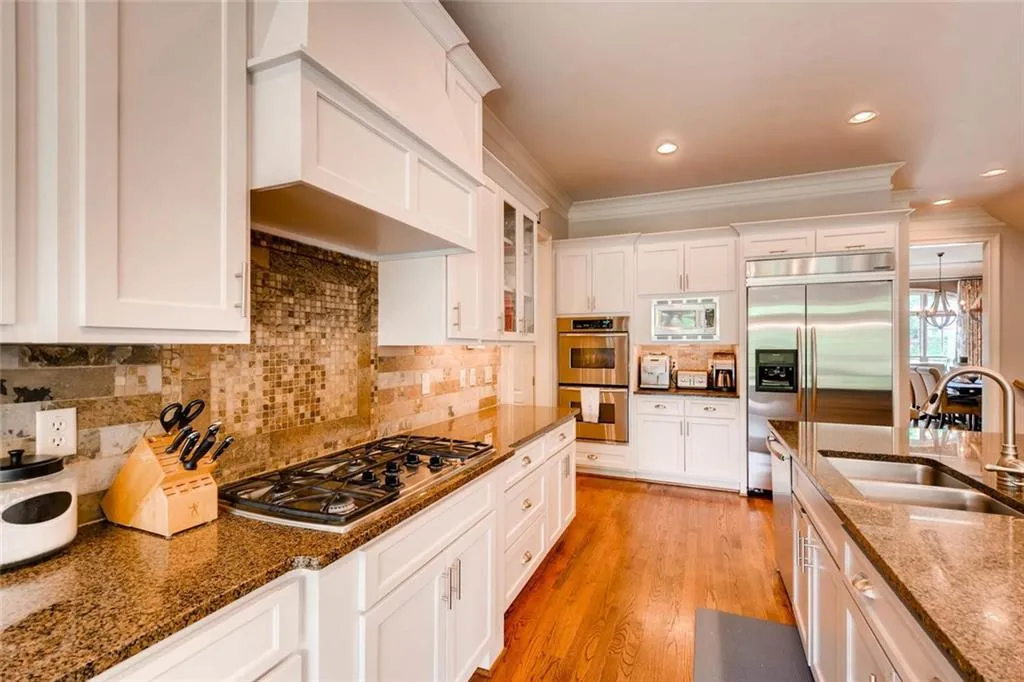 160 Trimble Crest Drive, Atlanta, Georgia 30342, 6 Bedrooms Bedrooms, ,5 BathroomsBathrooms,Residential,Sold,160 Trimble Crest Drive,5951771